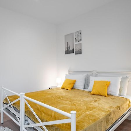 Cascina Conicchio - Metro Station - By Host4U Apartment Brescia Exterior photo