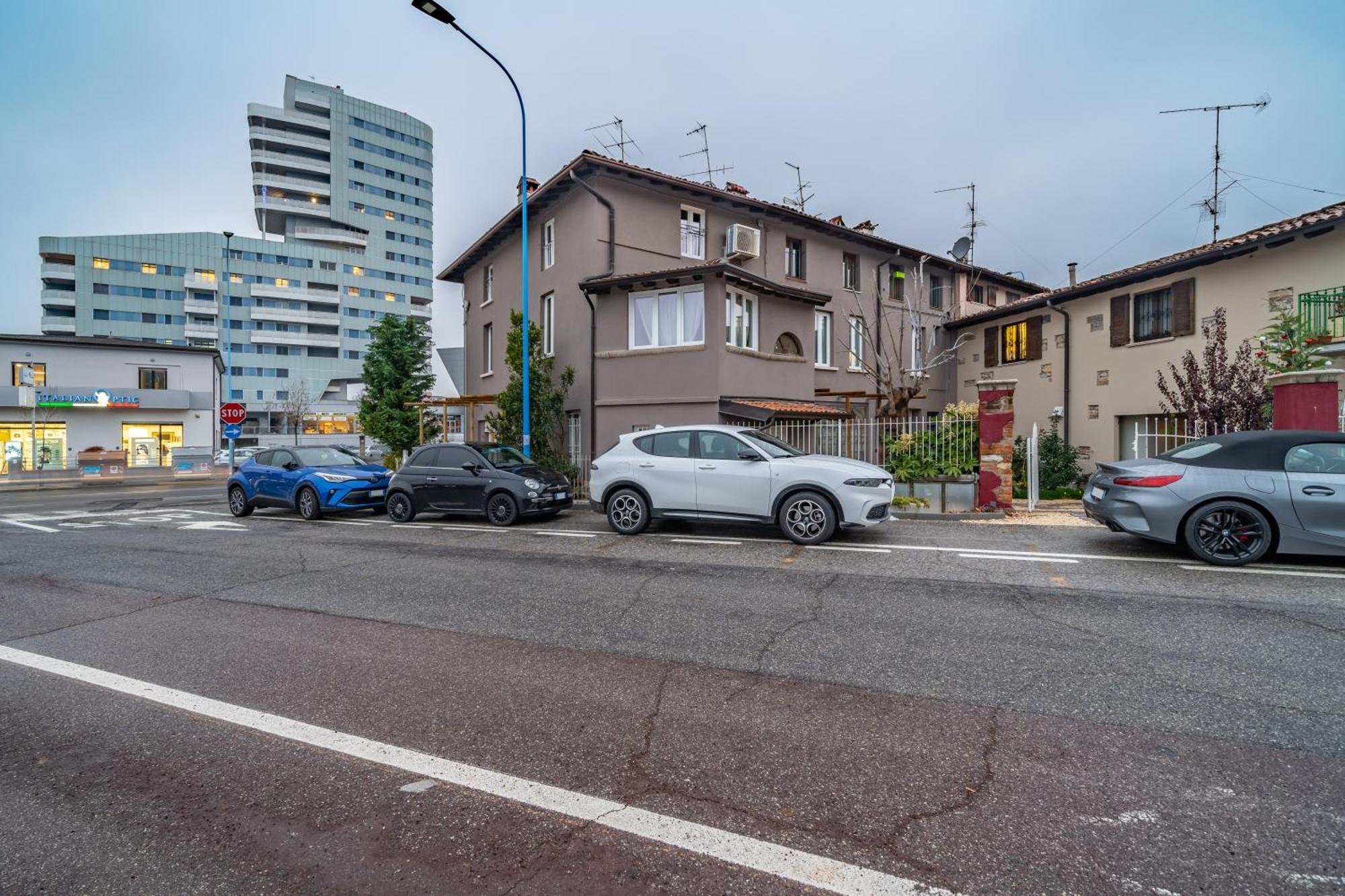 Cascina Conicchio - Metro Station - By Host4U Apartment Brescia Exterior photo